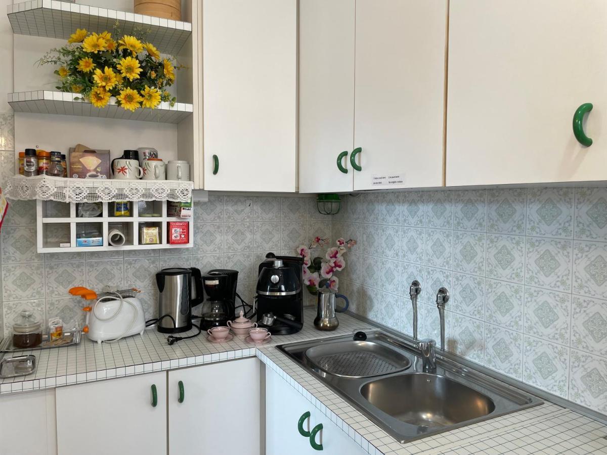 Il Nido Del Merlo Parcheggio E Giardino แวร์บาเนีย ภายนอก รูปภาพ